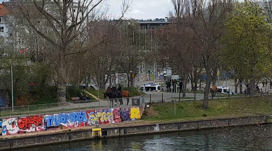 Berittene Polizei am Neckar